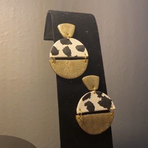 Cow golden studs